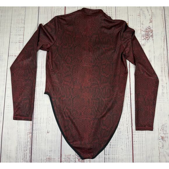 Nike Burgundy Snake Print Body Suit Woman's Size XL Long Sleeve Comfort Tight - Picture 2 of 8